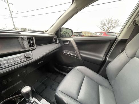 Used 2017 Toyota RAV4 Limited image 30