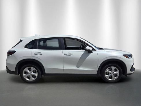 Certified 2024 Honda HR-V LX image 2