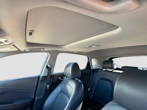 Used 2022 Hyundai Kona Limited w/ Cargo Package FWD image 24
