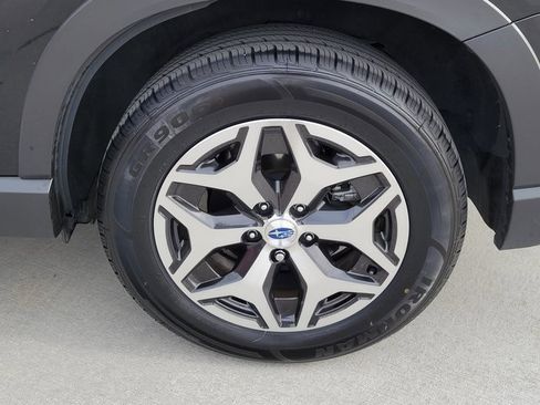 Used 2023 Subaru Forester Premium image 18