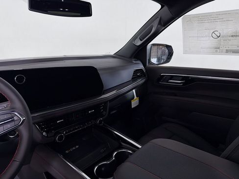 New 2026 Chevrolet Suburban RST image 21