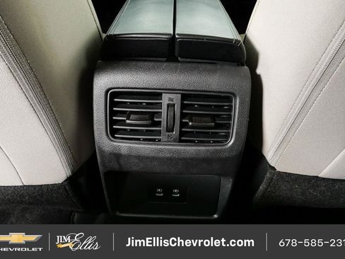 Used 2025 Nissan Rogue SV AWD/4WD image 18