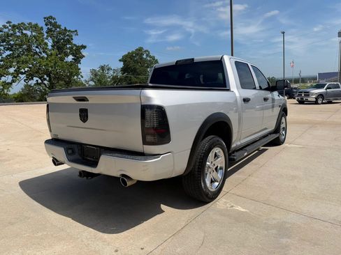 Used 2016 RAM 1500 Express AWD/4WD image 9