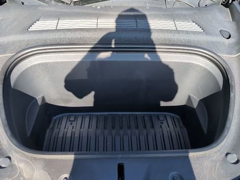 Used 2022 Tesla Model Y Performance image 23