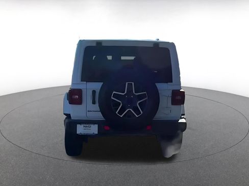 Used 2025 Jeep Wrangler Sahara image 8