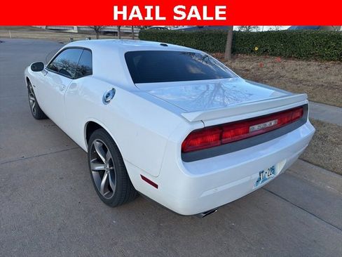 Used 2014 Dodge Challenger SXT image 5