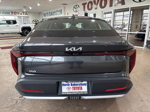 Used 2025 Kia K4 FWD image 9