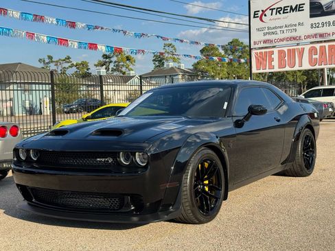 Used 2019 Dodge Challenger SRT Hellcat Redeye image 6