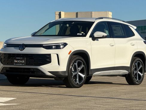 New 2026 Volkswagen Tiguan SE image 8