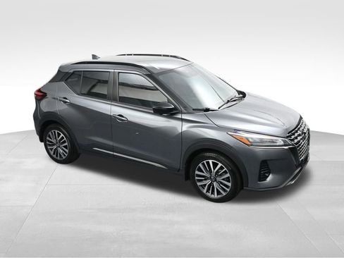 Used 2023 Nissan Kicks SR w/ SR Premium Package image 22