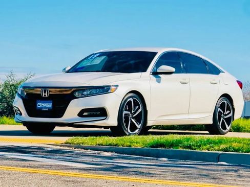 Used 2019 Honda Accord Sport image 3