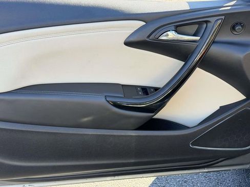 Used 2017 Buick Cascada Premium image 10