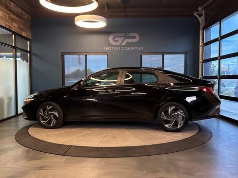 Used 2025 Hyundai Elantra Sport FWD image 6