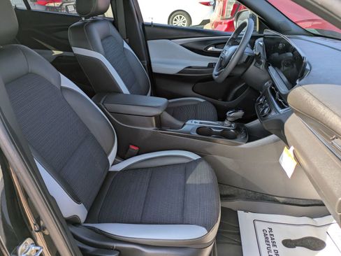 Used 2024 Buick Envista Preferred image 26
