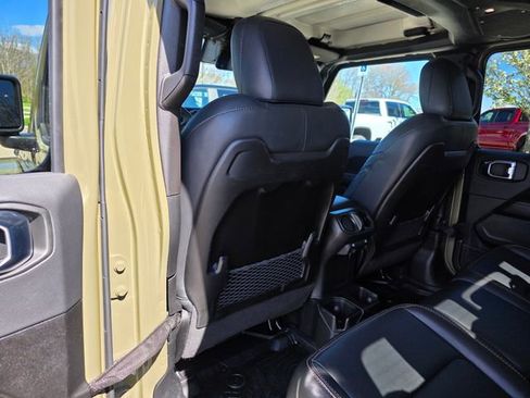 Used 2025 Jeep Gladiator Sport AWD/4WD image 18
