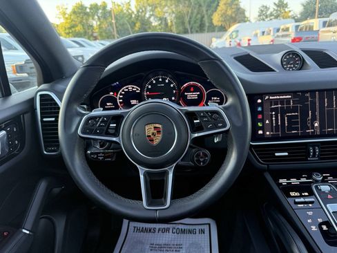Used 2023 Porsche Cayenne AWD/4WD image 24