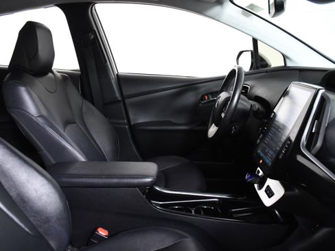 Used 2017 Toyota Prius Prime Advanced image 26