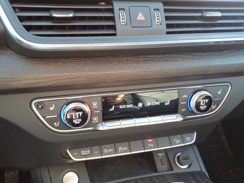 Used 2018 Audi Q5 Prestige image 11