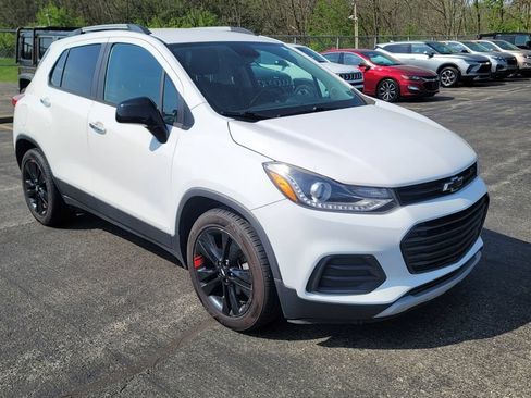 Used 2019 Chevrolet Trax LT w/ Redline Edition FWD image 9