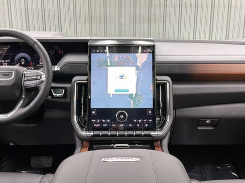 Used 2026 GMC Yukon Denali w/ Sun & Power Step Package image 19