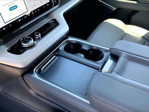 New 2026 Ford Expedition Active RWD image 7