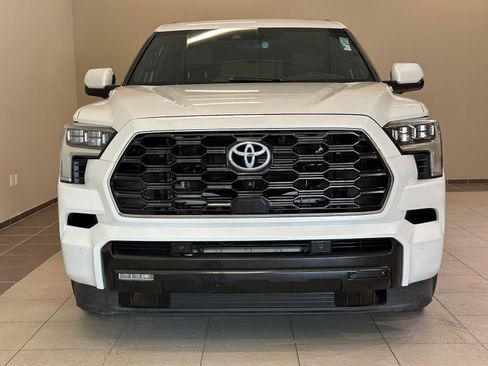 Used 2023 Toyota Sequoia Platinum AWD/4WD image 6