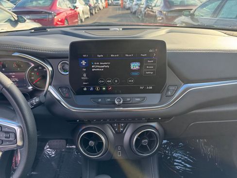 Used 2025 Chevrolet Blazer LT image 21