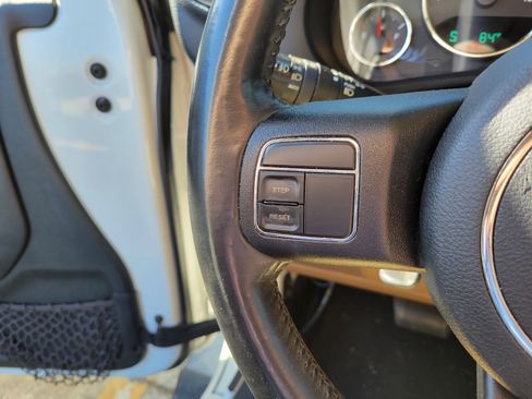 Used 2018 Jeep Wrangler Unlimited Sahara AWD/4WD image 25