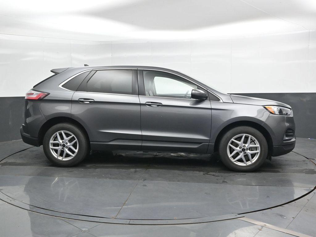 Used 2024 Ford Edge SEL AWD/4WD image 3