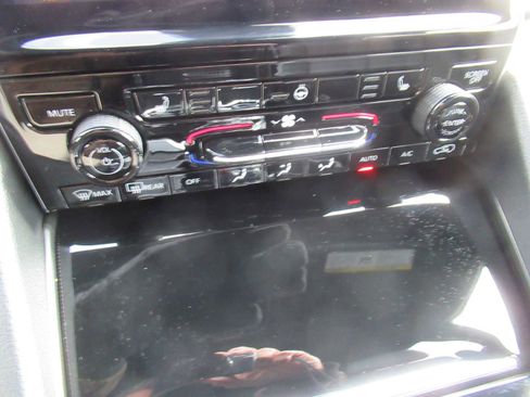 New 2025 Jeep Grand Cherokee Limited w/ Trailer Tow Package image 34