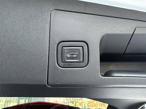 Certified 2022 Cadillac XT5 Premium Luxury image 31