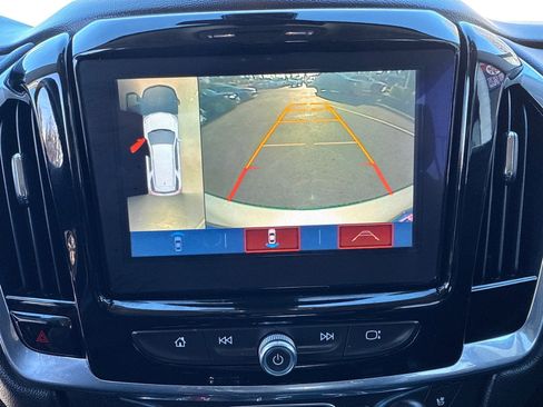 Used 2018 Chevrolet Traverse Premier image 32