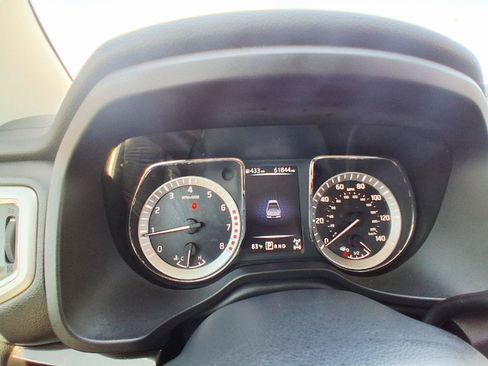 Used 2017 Nissan Titan SV AWD/4WD image 28