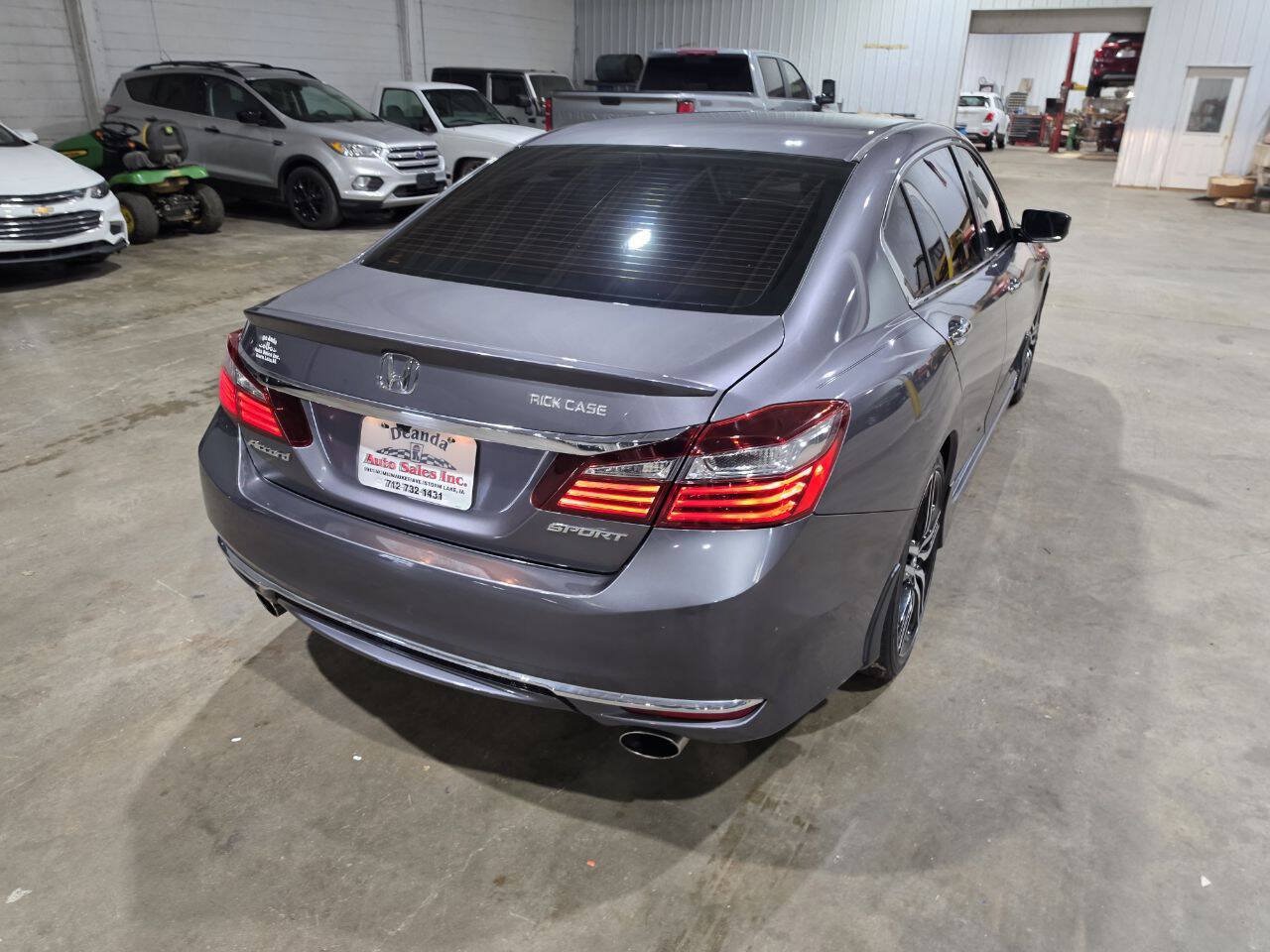 Used 2016 Honda Accord Sport image 11