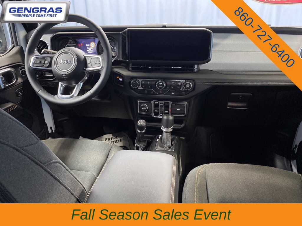Used 2026 Jeep Wrangler Unlimited Sahara AWD/4WD image 39