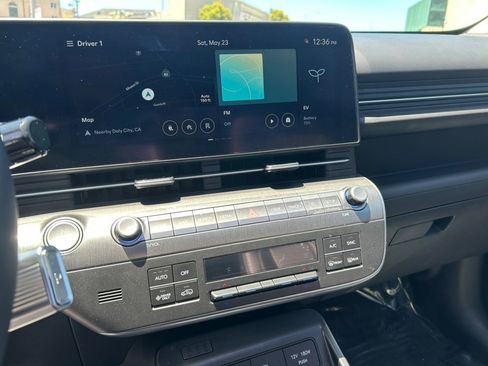 Used 2024 Hyundai Kona Limited FWD image 26