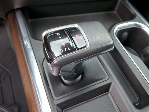 Used 2022 Chevrolet Silverado 1500 High Country w/ High Country Premium Package AWD/4WD image 12