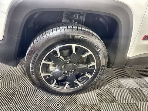 Used 2023 Jeep Renegade Trailhawk AWD/4WD image 12