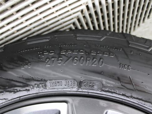 Used 2023 Chevrolet Suburban Z71 image 44