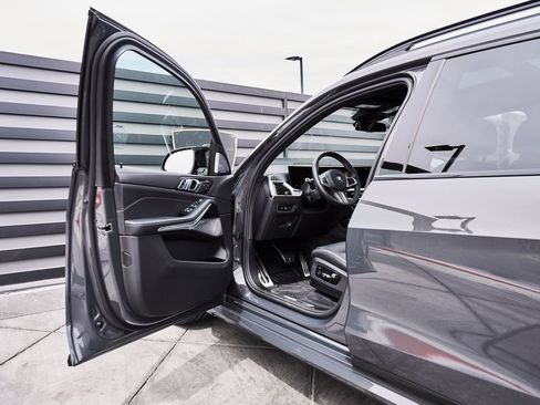 Used 2026 BMW X7 M60i AWD/4WD image 31