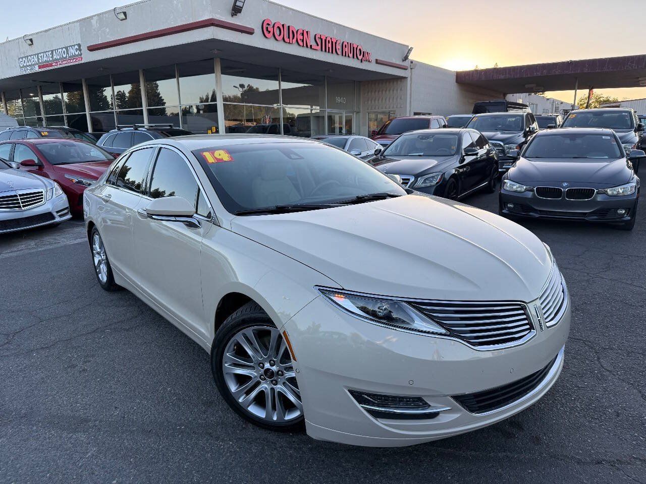 Used 2014 Lincoln MKZ w/ Equipment Group 102A Reserve FWD image 1