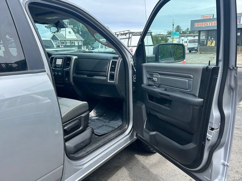 Used 2021 RAM 1500 Classic SLT AWD/4WD image 26