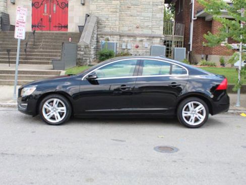 Used 2014 Volvo S60 T5 image 4