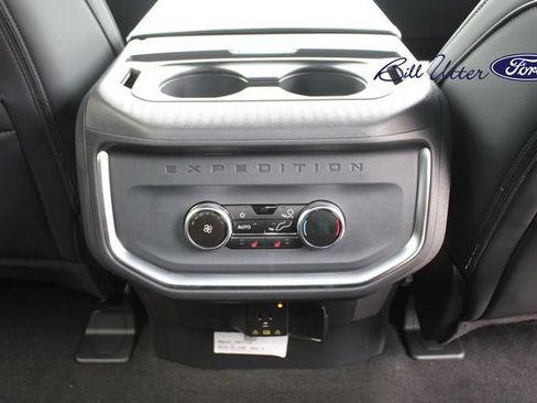 New 2027 Ford Expedition Max Platinum w/ Stealth Appearance Package RWD image 11