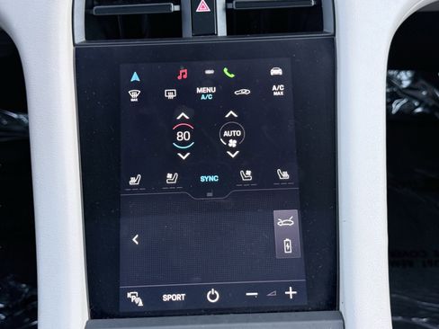 Used 2022 Porsche Taycan image 69