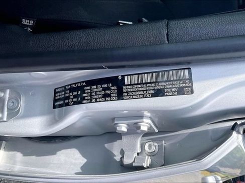 Used 2020 Jeep Renegade Latitude w/ LED Lighting Group AWD/4WD image 17