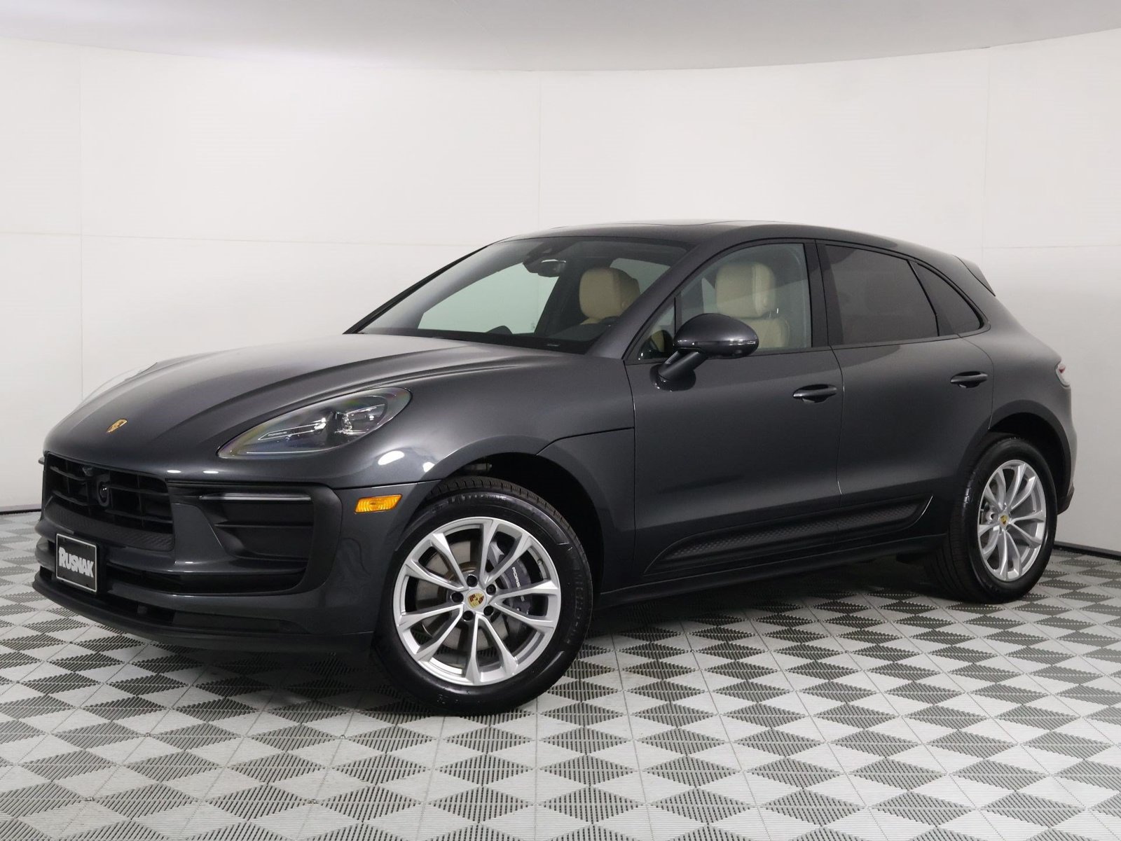 Certified 2026 Porsche Macan AWD/4WD image 1