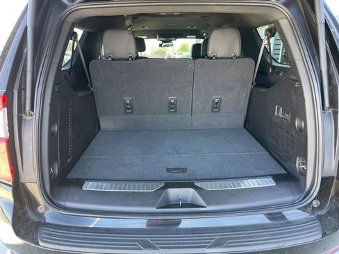 Used 2025 GMC Yukon XL Denali AWD/4WD image 14