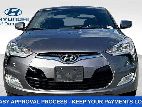 Used 2017 Hyundai Veloster Value Edition FWD image 2