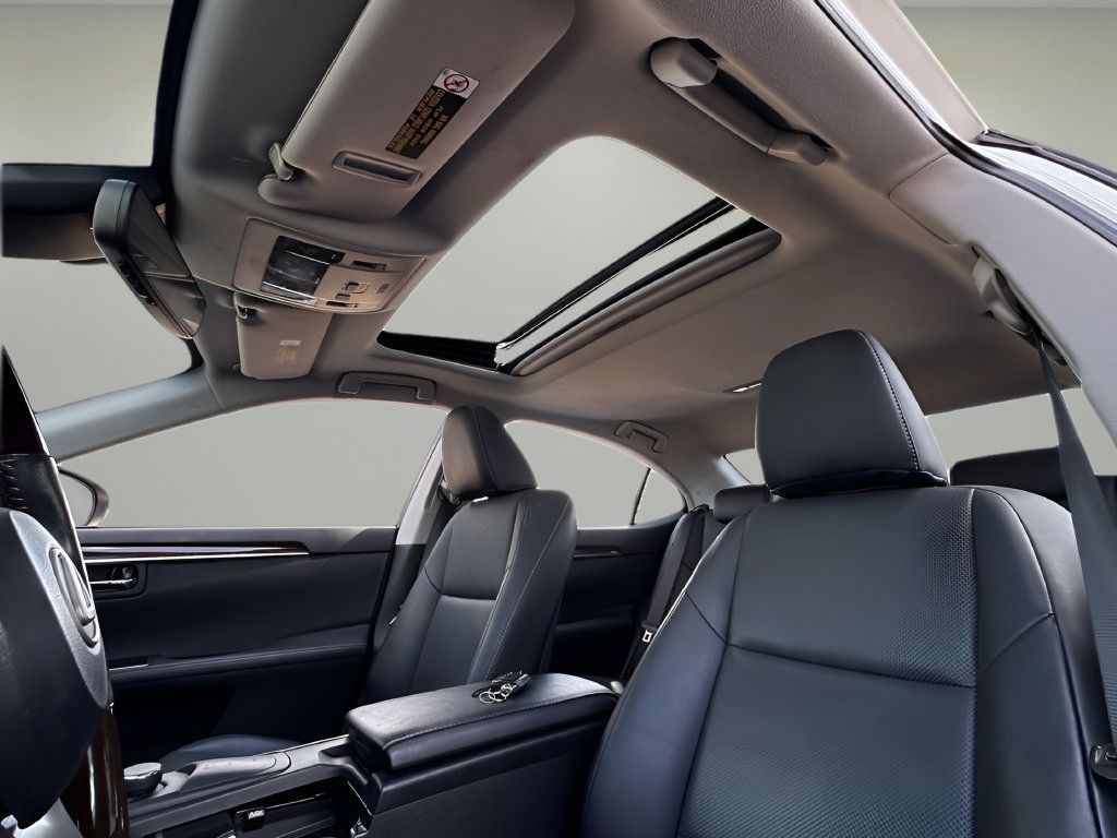 Used 2017 Lexus ES 350 w/ Premium Package FWD image 18